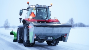 SAMI SLD disc spreader on a Massey Ferguson 6S tractor