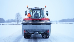 SAMI SLD disc spreader on a Massey Ferguson 6S tractor