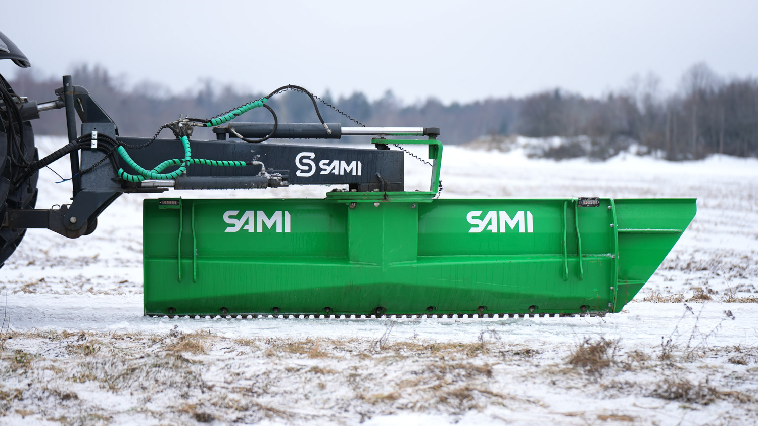 SAMI PRO rear blade on a Fendt 724 tractor