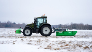 SAMI PRO rear blade on a Fendt 724 tractor