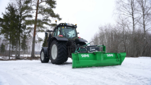 SAMI PRO rear blade on a Fendt 724 tractor