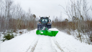 SAMI PRO rear blade on a Fendt 724 tractor