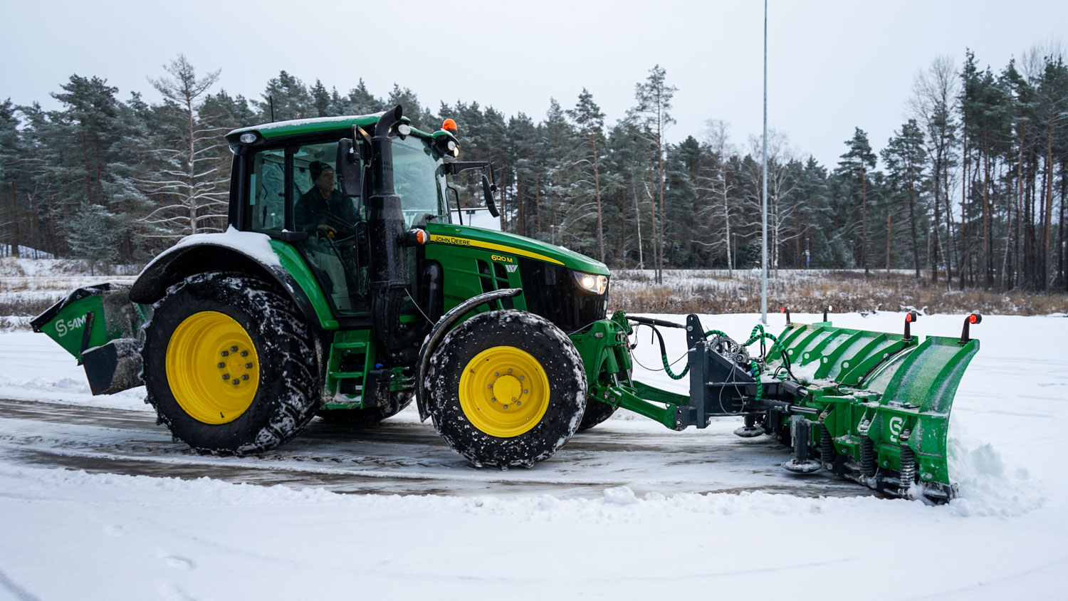 SAMI U plough UPA-4200 on a John Deere tractor