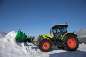 SAMI U plough UPA-4200 on a Claas tractor