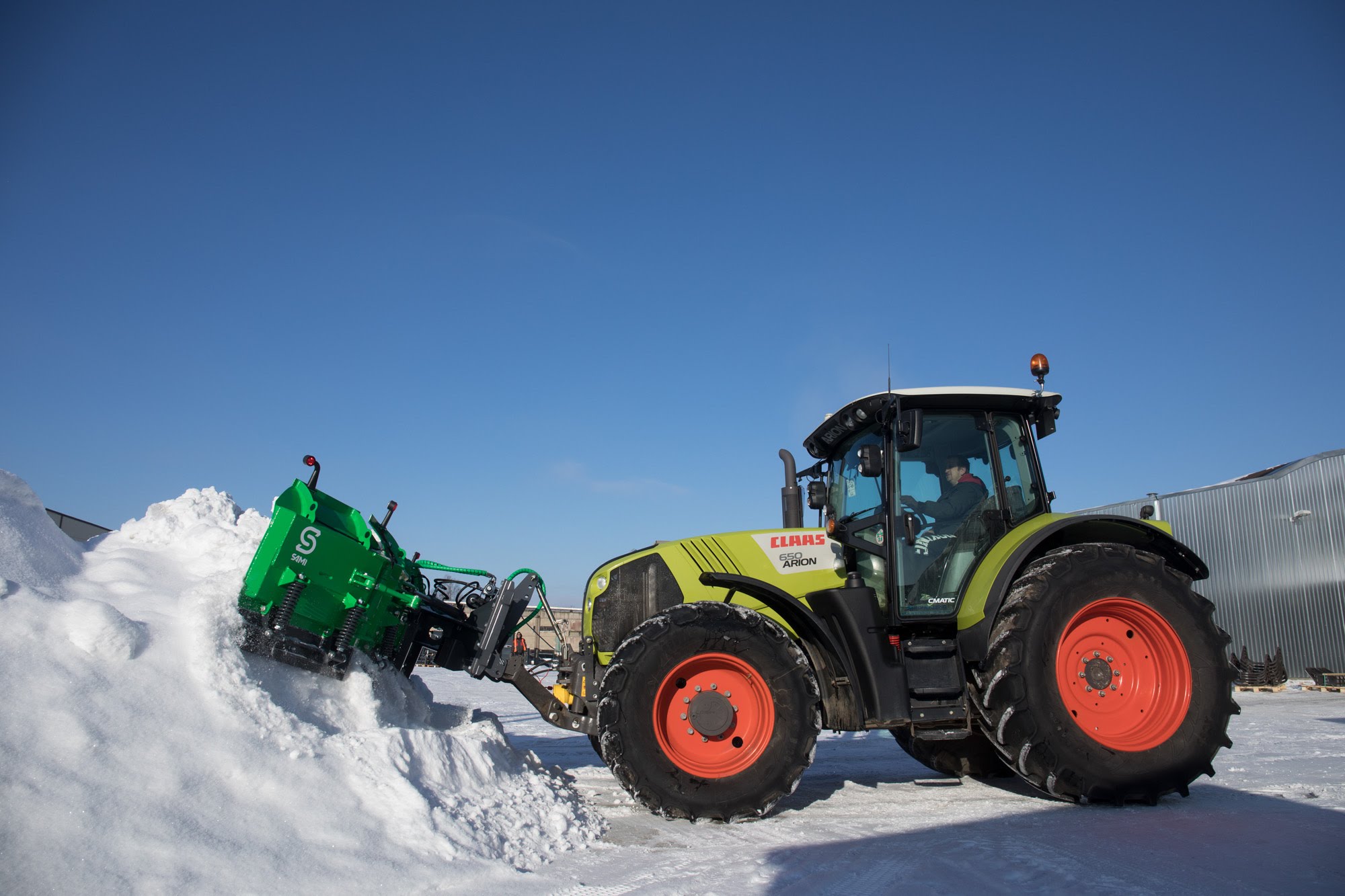 SAMI U plough UPA-4200 on a Claas tractor