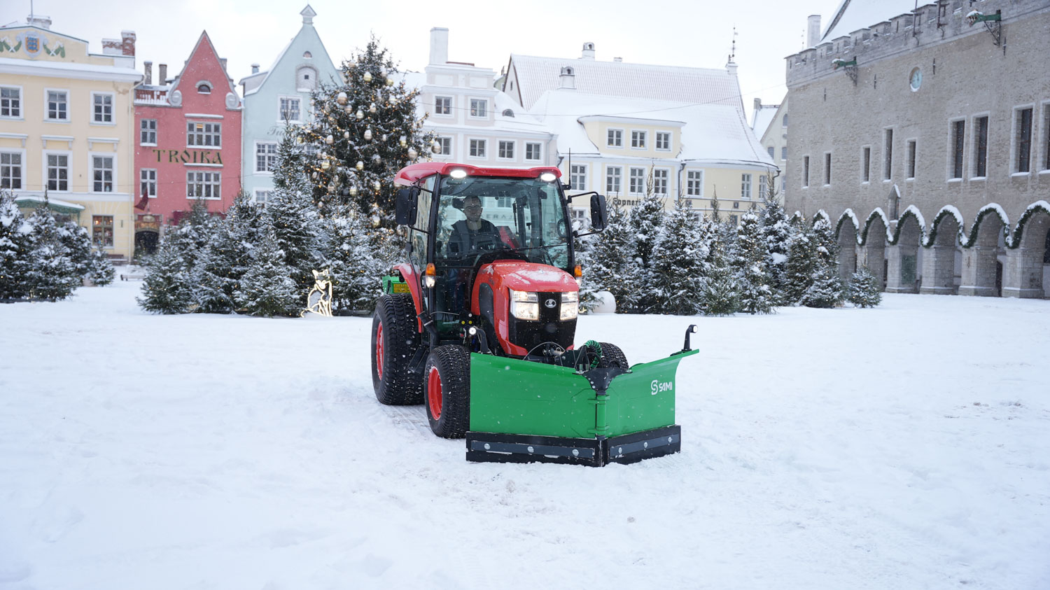 SAMI VL compact snow plough on a Kubota L2 tractor