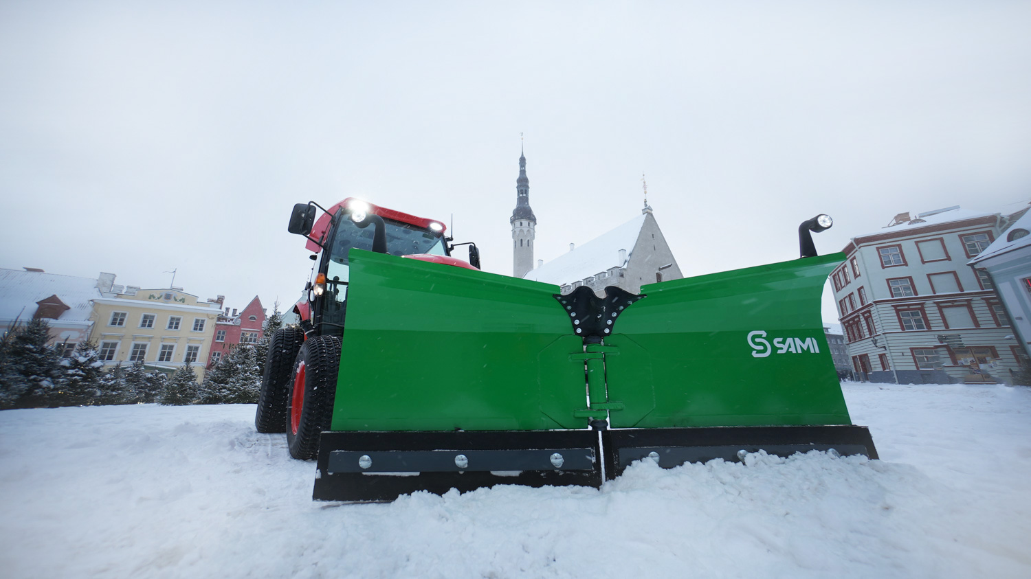 SAMI VL compact snow plough on a Kubota L2 tractor