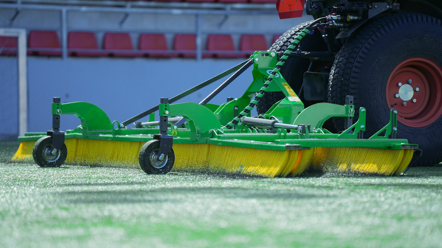 SAMI turf brush TB-4000 on a Kubota tractor