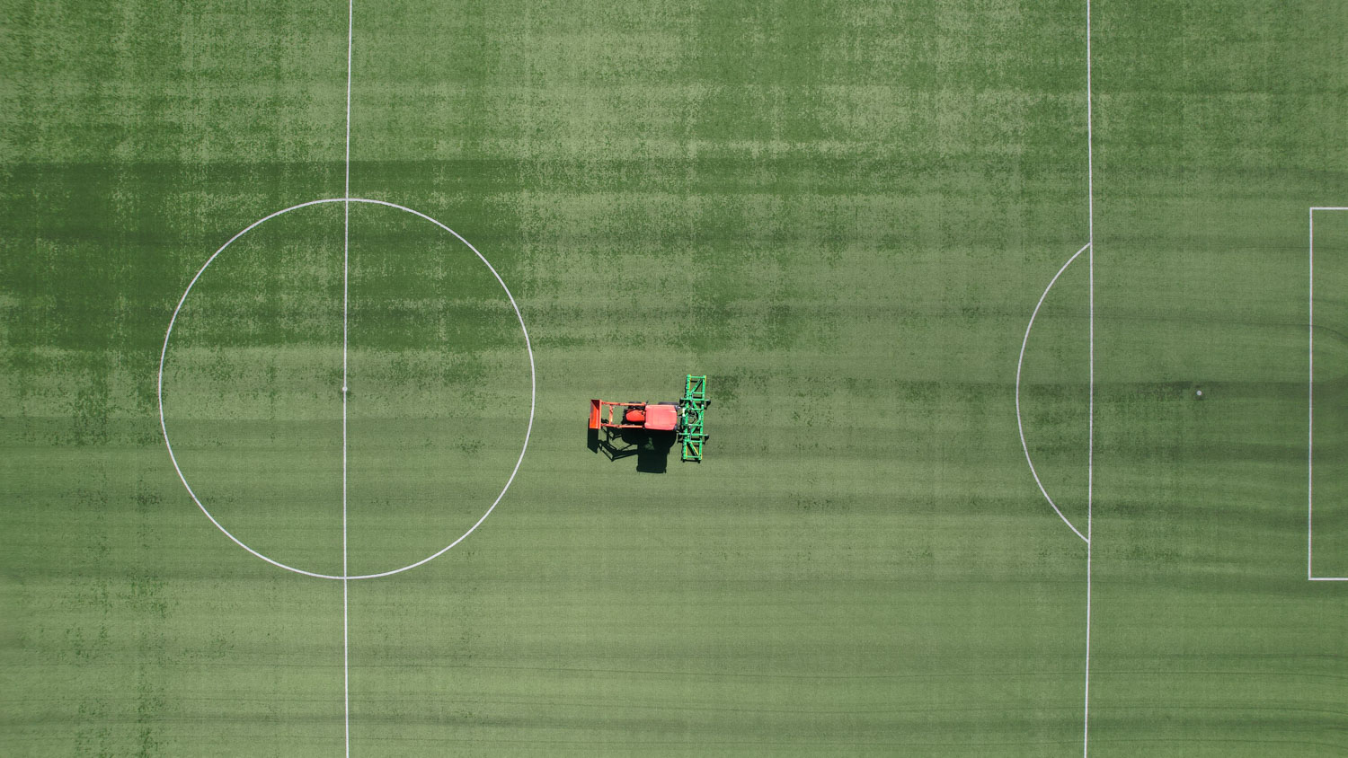 SAMI turf brush TB-4000 on a Kubota tractor