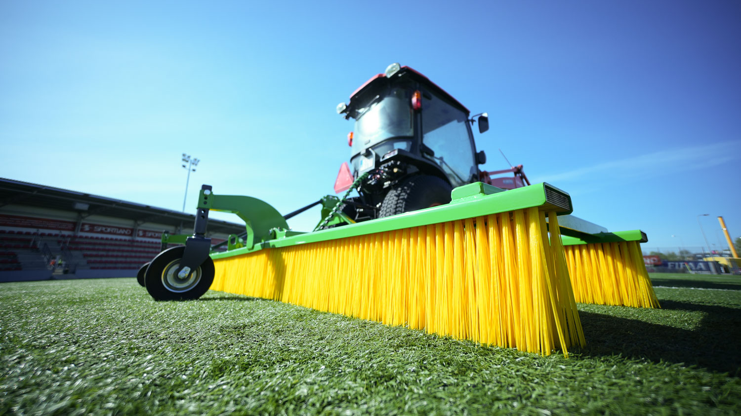 SAMI turf brush TB-4000 on a Kubota tractor