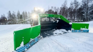SAMI winged snow bucket WSB-2800 on a Volvo L60 loader