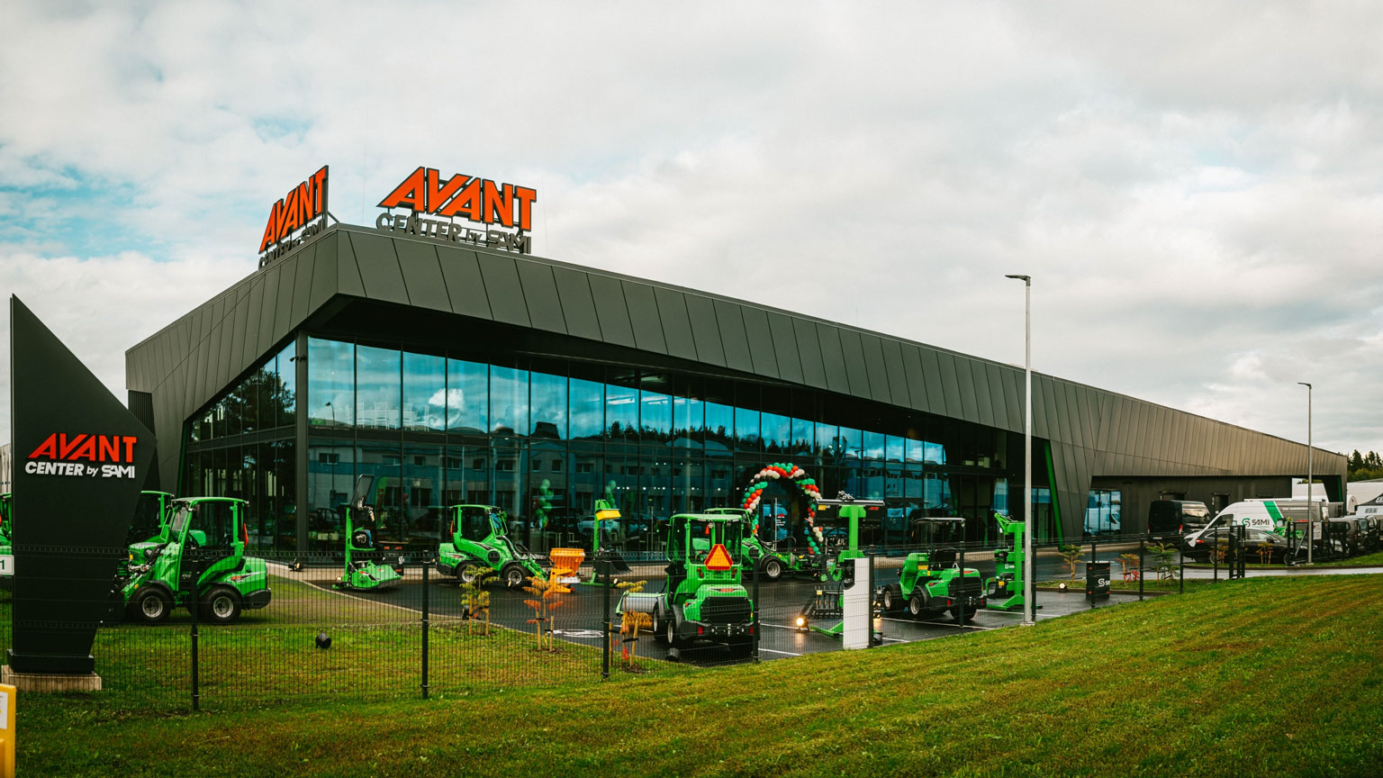 SAMI Machinery assumes the role of importer in the Baltics and expands its dealer network 12 SAMI Masinakeskus Avant Center