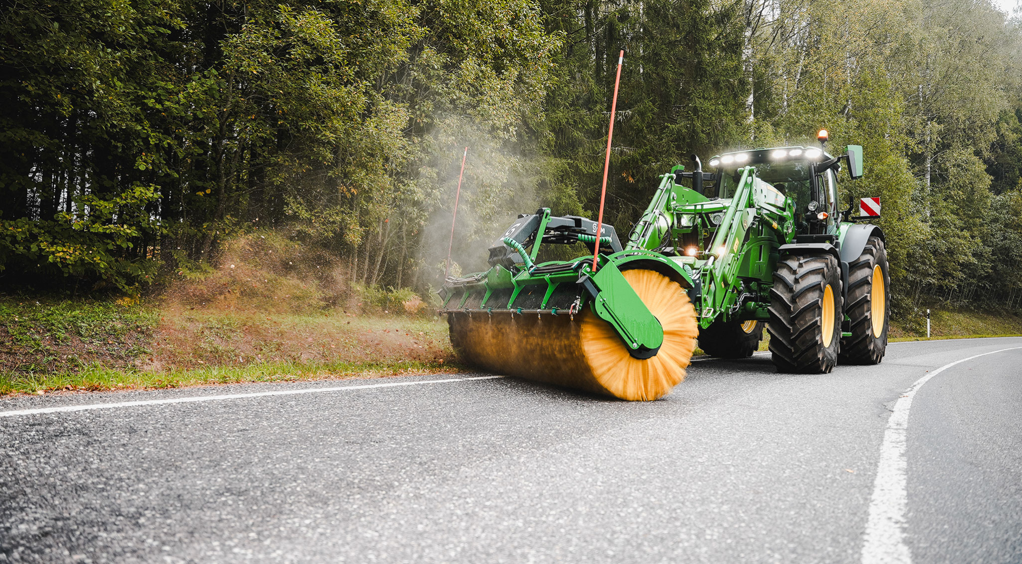 Which sweeper is right for your machine? 9 SAMI-sweeper-HB-3000-John-Deere-6R-215