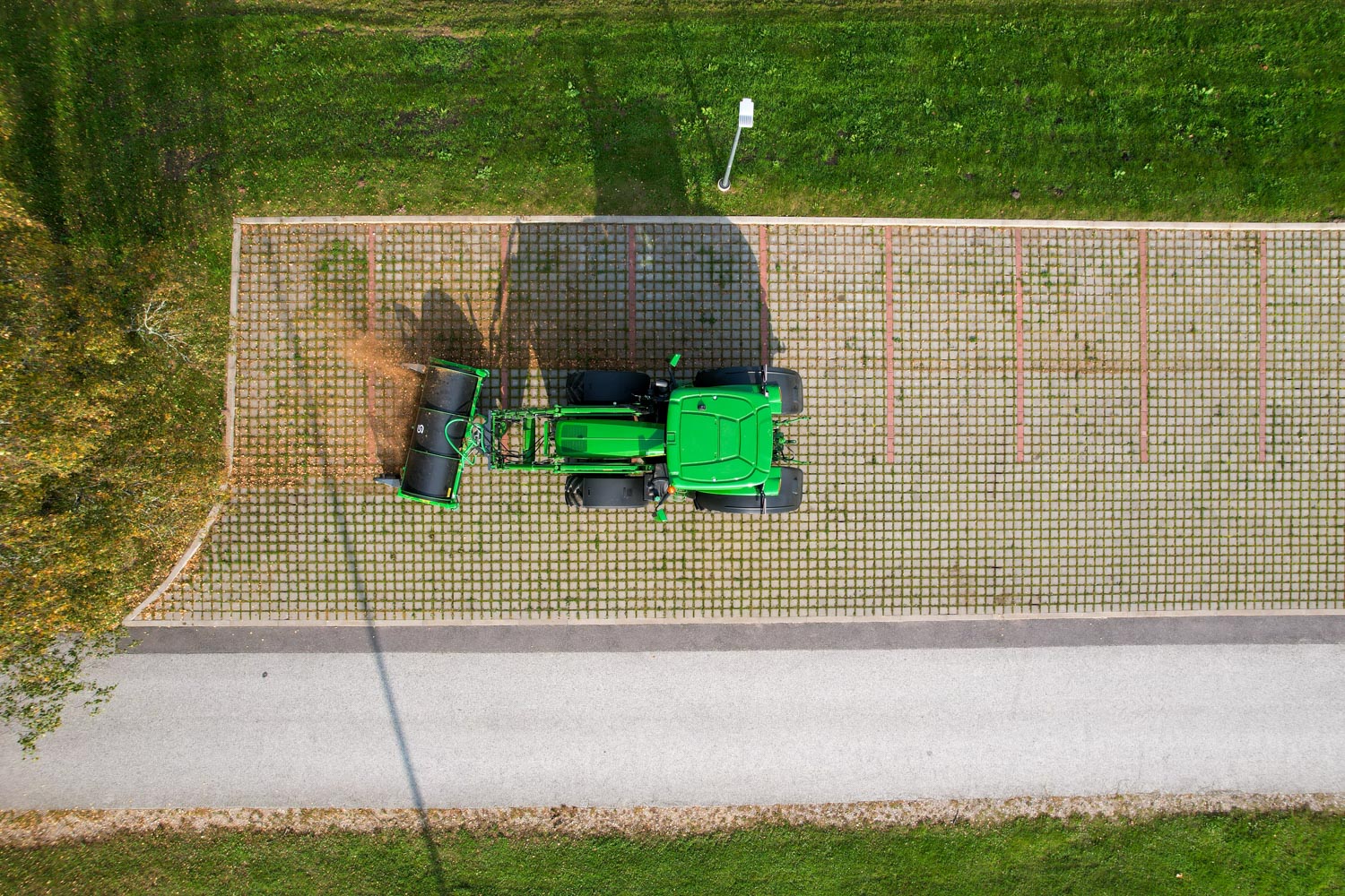 Which sweeper is right for your machine? 1 SAMI-sweeper-HW-2700-John-Deere-6R-2